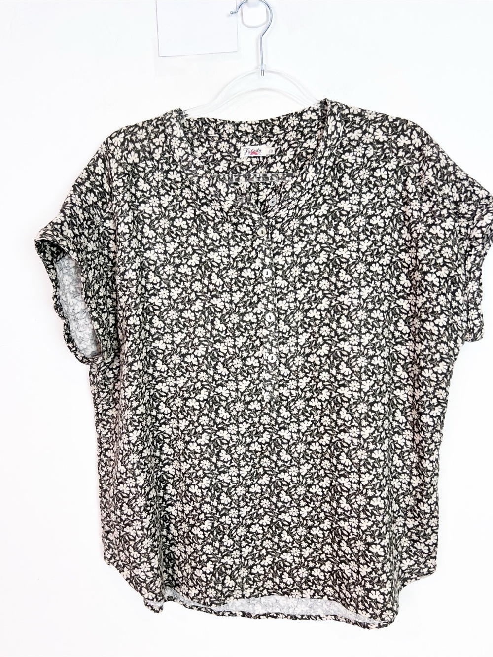 FAHERTY BROWN TAN FLORAL PATTERN HENLEY NECKLINE DESMOND FLORAL TOP LARGE